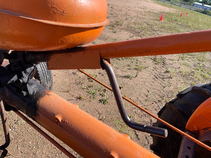#1950-•-allis-chalmers-b-wide-tractor-image-25