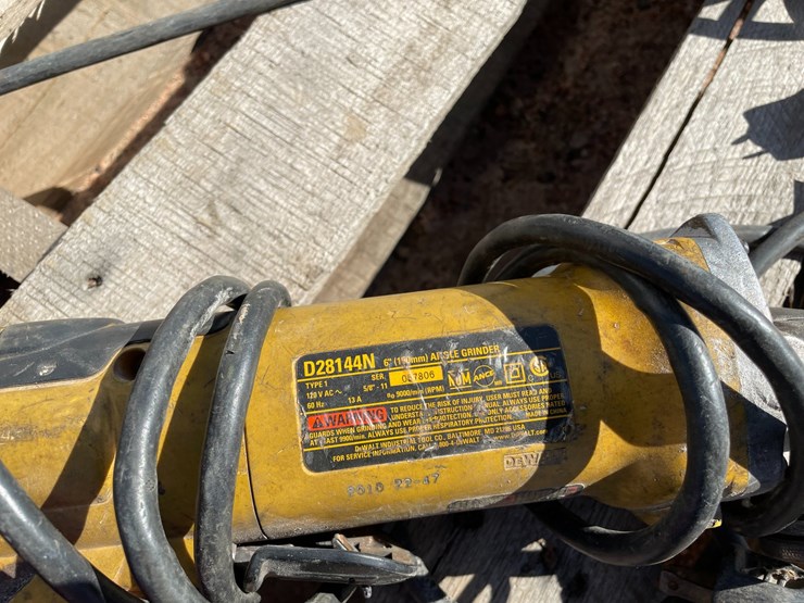 #5219-•-(4)-corded-power-tools-image-9