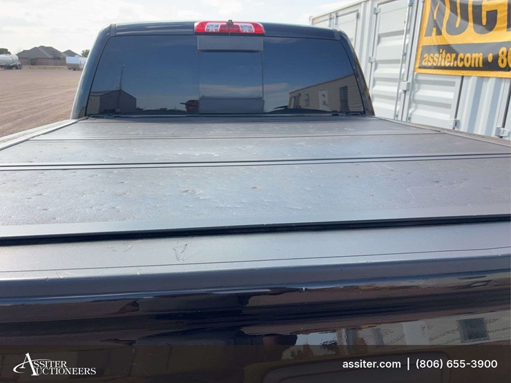2015-chevrolet-silverado-1500-high-country-image-18