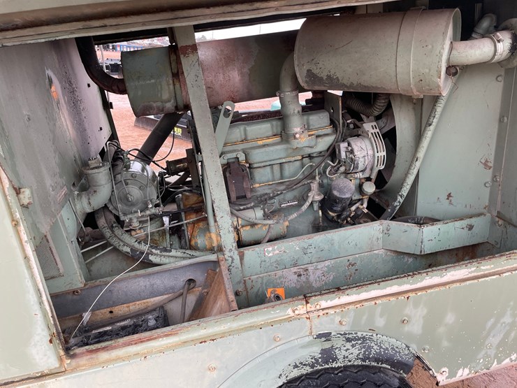 #1090-•-gardner-denver-towable-air-compressor-image-22