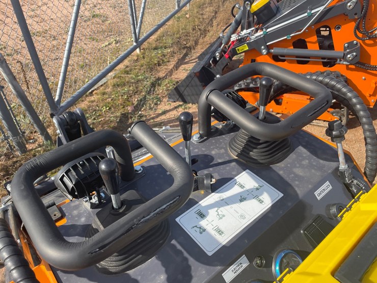 #3206-•-landhonor-mini-skid-steer-loader-image-17