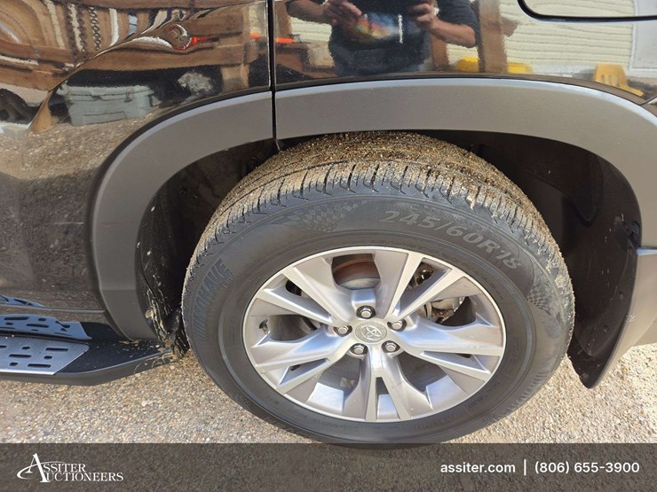 2015-toyota-highlander-xle-image-28