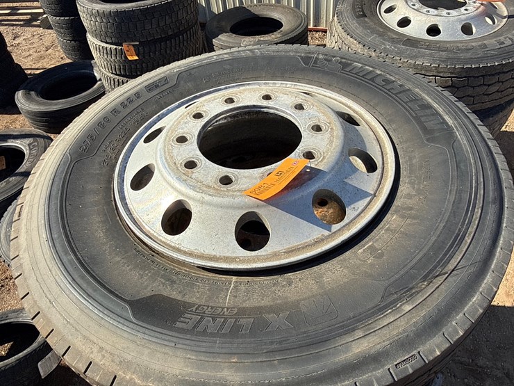 #6981-•-(5)-commercial-truck-tires-with-wheels-image-3