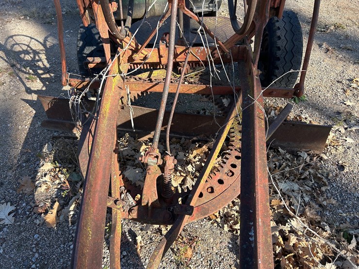 #6940-•-pull-behind-road-grader-implement-image-8