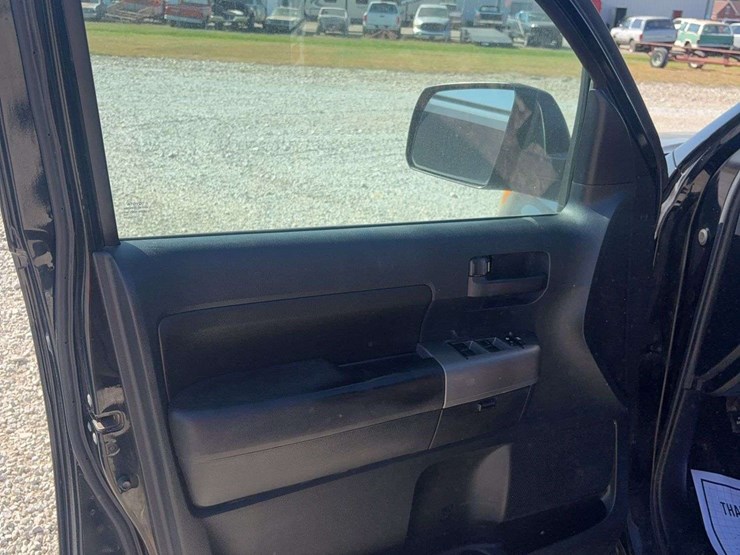 2013-toyota-tundra-srs,-5.7l/v8-iforce,-4wd,-reese-hitch,-4-door,-cloth-interior-power-lock/windows/seat,-250,027-miles,-vin#-5tfuw5f11cx231515-image-15
