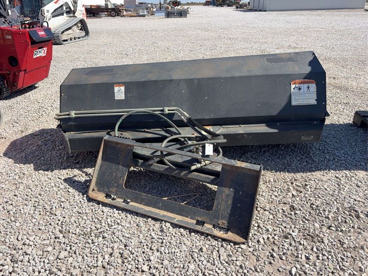2021-quick-attach-skid-steer-broom-model-901056,-84”-wide,-s/n--1129053-image-4