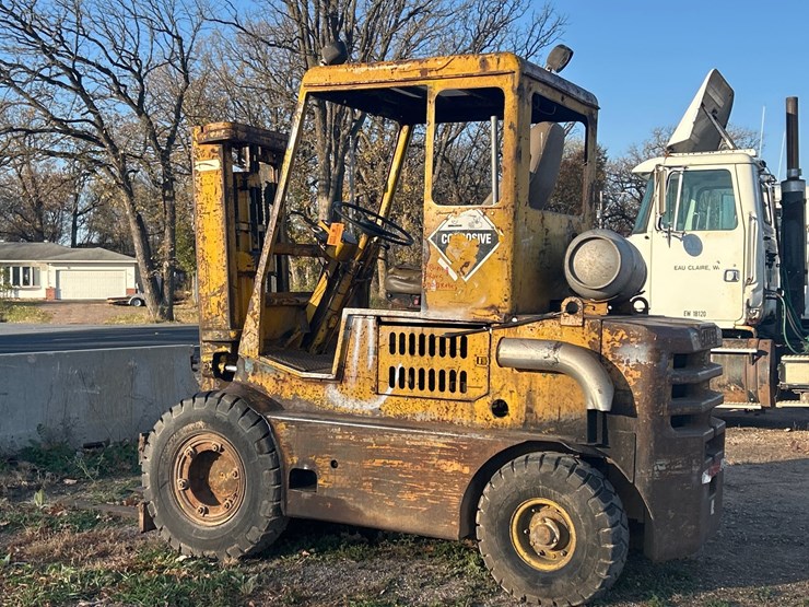 #6922-•-baker-fmf-060-industrial-forklift-image-2