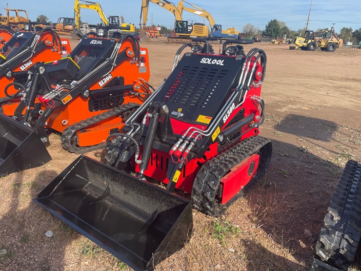 #3212-•-2026-skid-steer-loader-image-1