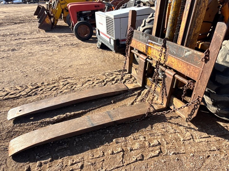 #6930-•-continental-diversified-sales-cds-706d-rough-terrain-forklift-image-8