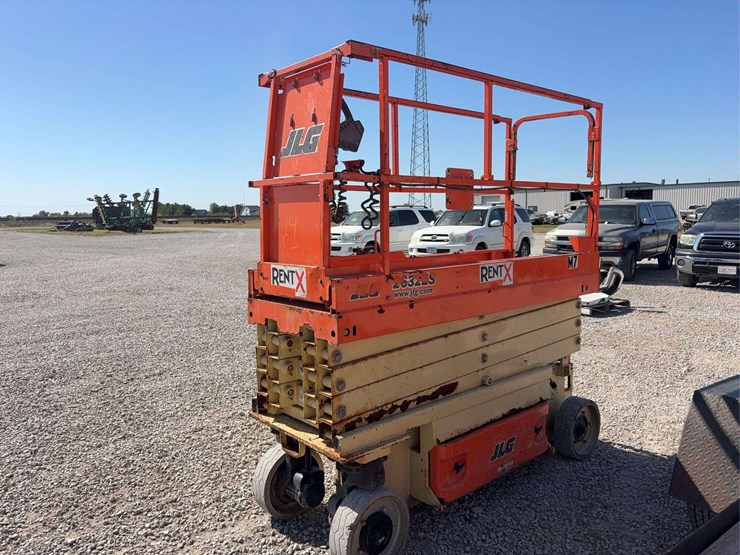 2016-jlg-26’-scissor-lift-(7m)-model-2632es,-battery-operated,-,-26’-reach,-non-marking-tires,-s/n--m200001221-image-4
