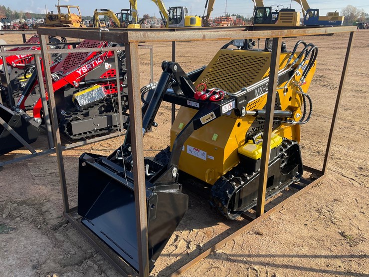 #3238-•-agt-mx-crt23-compact-track-loader-image-1