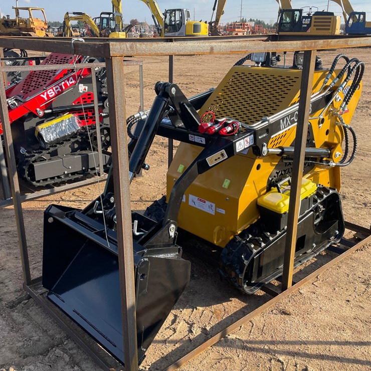 #3238 • AGT MX-CRT23 Compact Track Loader