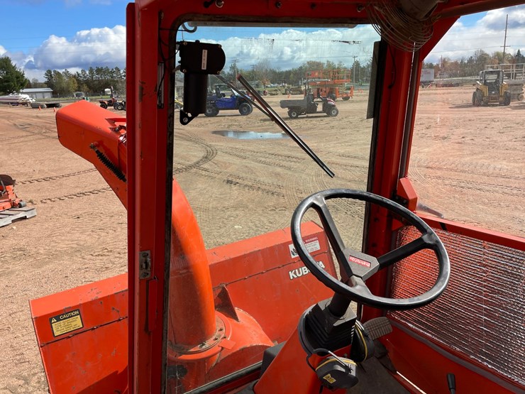 #1019-•-kubota-f2400-4wd-tractor-with-attachments-image-24