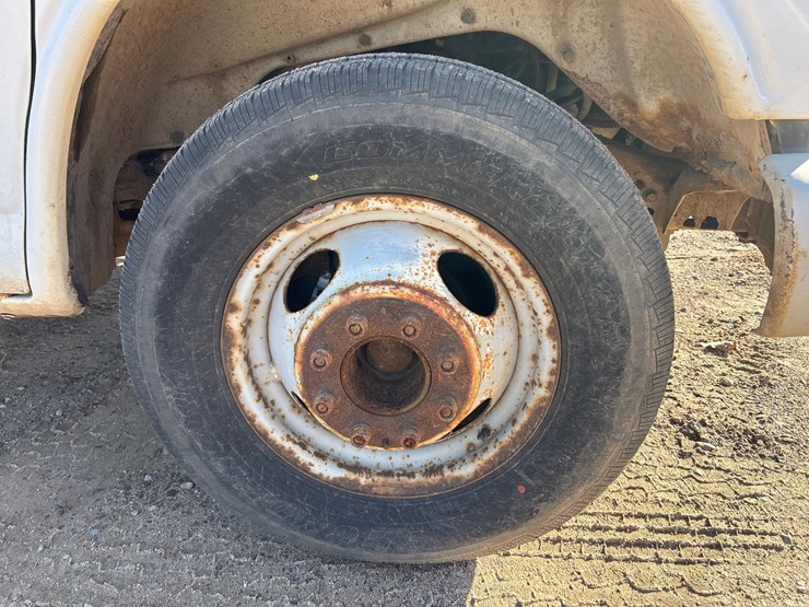 #6932-•-2000-chevrolet-3500-box-truck-(has-wi-title)-image-30