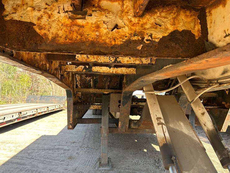#6916-•-1997-landoll-tri-axle-flatbed-semi-trailer-(wi-title-in-delay)-image-11