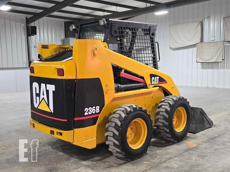 2005-caterpillar-236b-image-3
