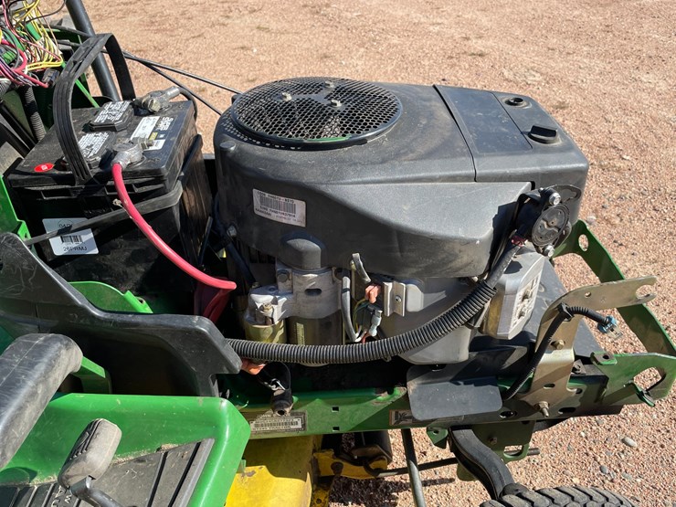 #1010-•-john-deere-gt245-riding-lawn-mower-image-23