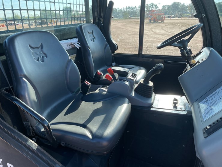 #1067-•-2019-bobcat-toolcat-5600-image-41
