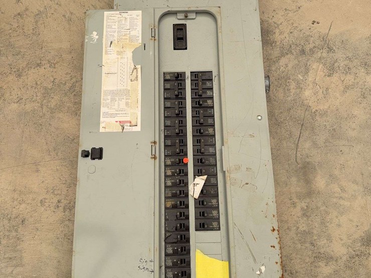 electrical-box-with-fuses-inside-image-2