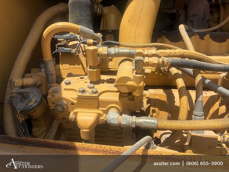 2002-caterpillar-140h-image-41