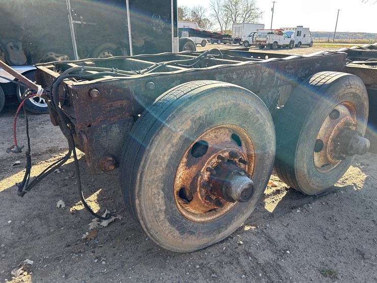 #6920-•-tandem-axle-trailer-slider-bogie-assembly-image-4