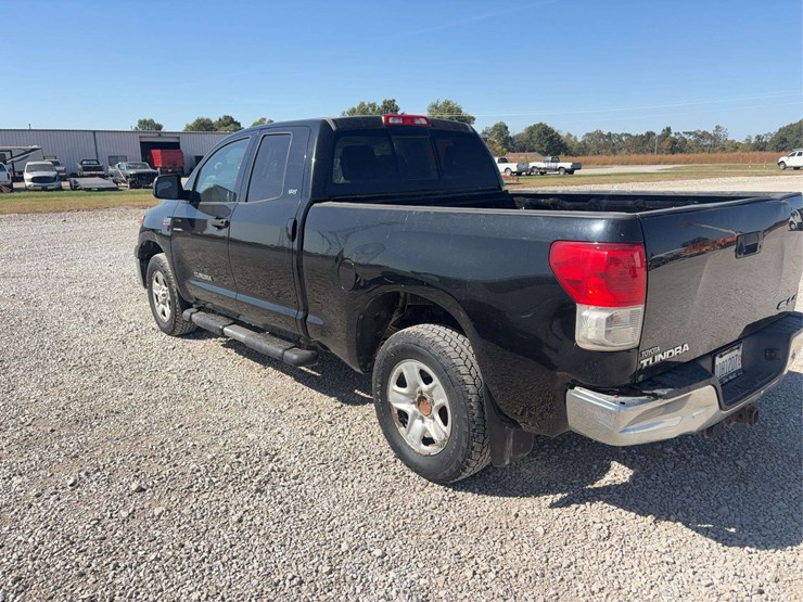 2013-toyota-tundra-srs,-5.7l/v8-iforce,-4wd,-reese-hitch,-4-door,-cloth-interior-power-lock/windows/seat,-250,027-miles,-vin#-5tfuw5f11cx231515-image-8