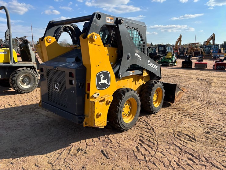 #1078-•-2023-john-deere-318g-wheeled-skid-steer-image-5