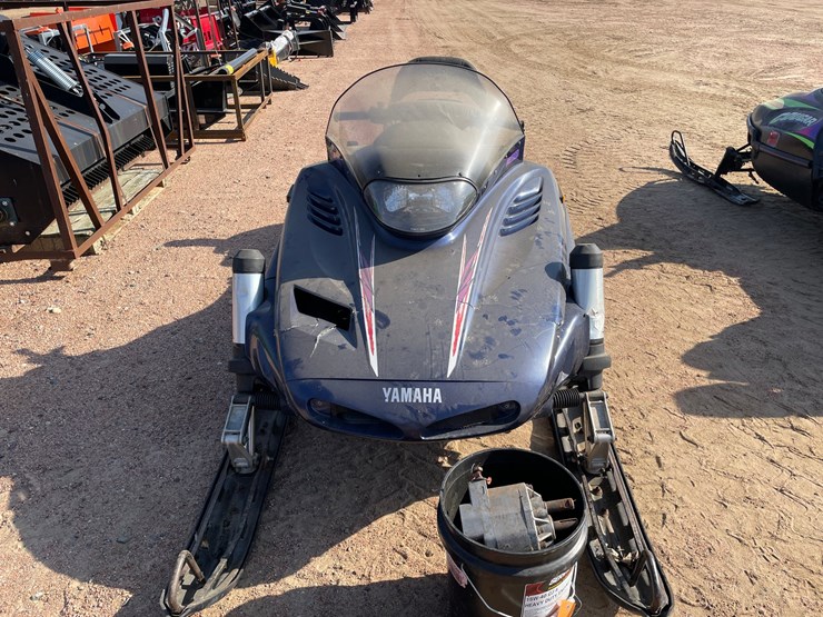 #1911-•-1996-yamaha-snowmobile-image-2