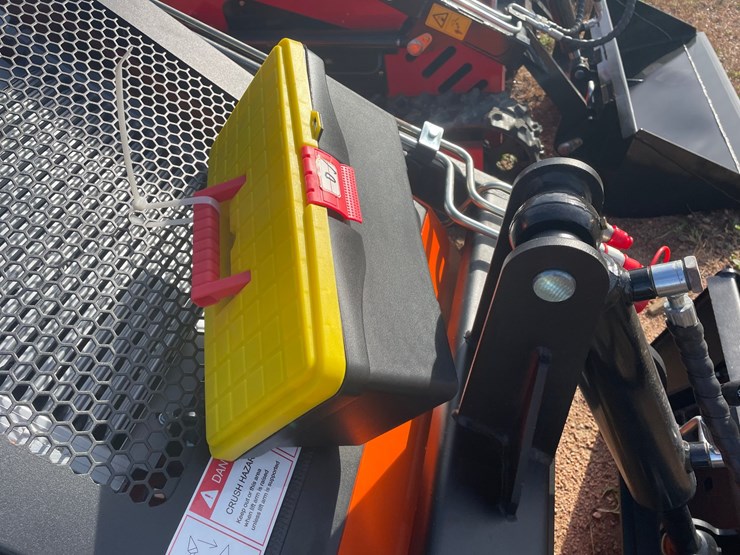 #3211-•-2026-skid-steer-loader-image-16
