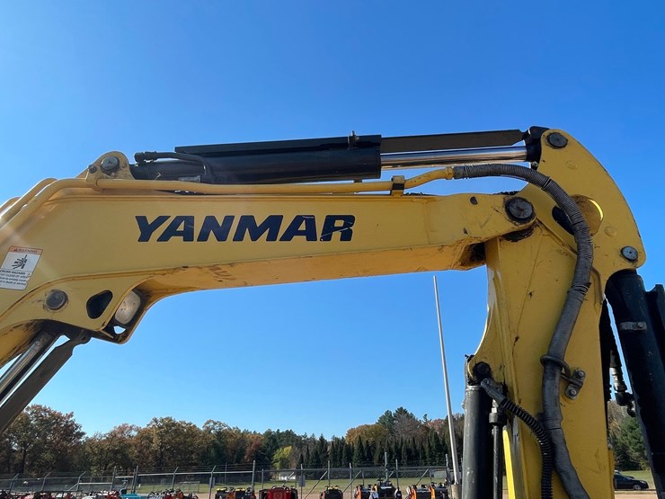 #1900-•-yanmar-vio-35-mini-backhoe-image-24