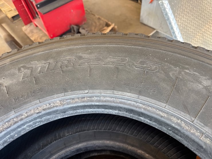 #6991-•-(5)-gt-radial-11r22.5-commercial-truck-tires-image-3