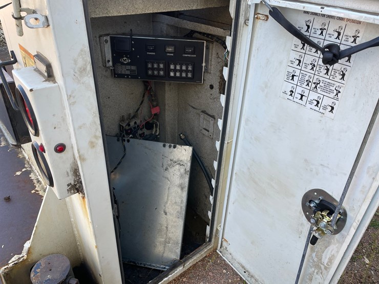 #3751-•-imt-service-truck-box-image-15