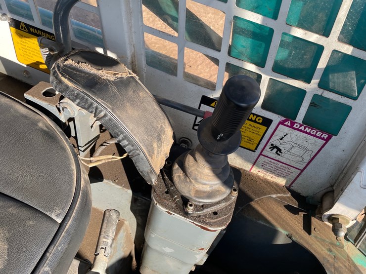 #1873-•-1998-takeuchi-tl26-2-tracked-skid-steer-image-33