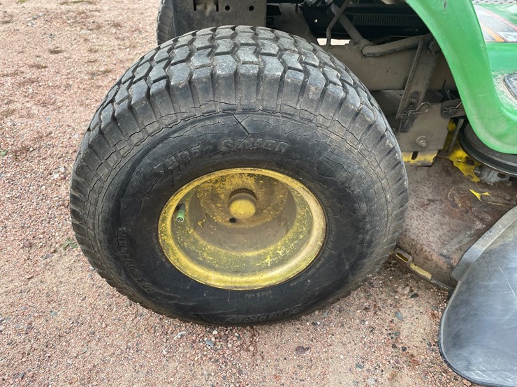 #1930-•-200-john-deere-l110-riding-lawn-mower-image-14