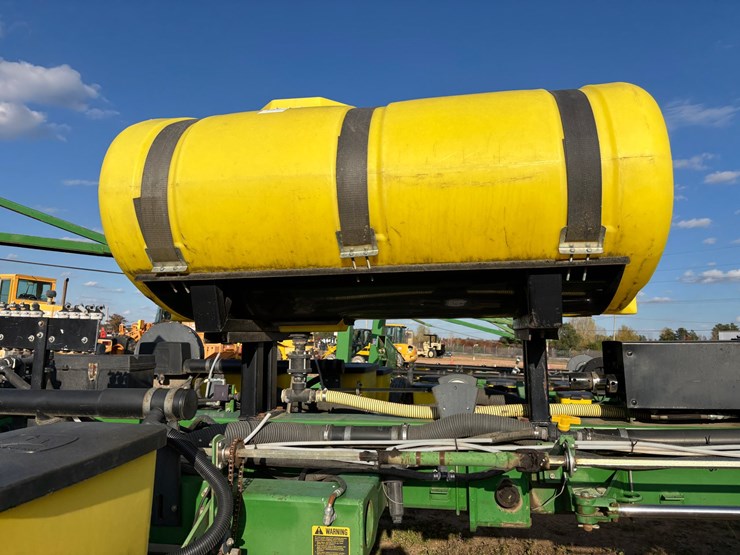 #1948-•-john-deere-7200-16-row-planter-image-13