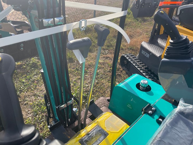 #3227-•-2026-cfg-kv16r-mini-excavator-image-18