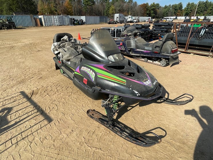 #1912-•-1996-arctic-cat-cougar-snowmobile-image-3
