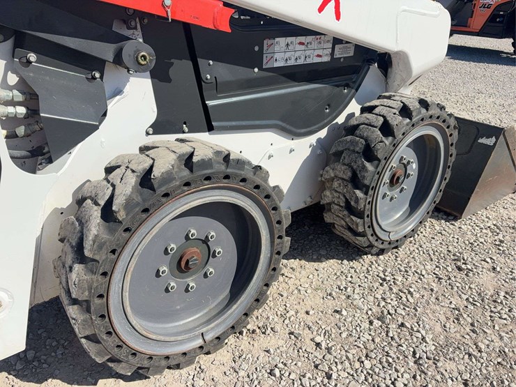 2020-bobcat-s64-wheeled-skid-steer,-991-hours,-quick-attach-hookup,-smooth-68”-bucket,-solid-tires,-s/n--b4sc11748-image-9