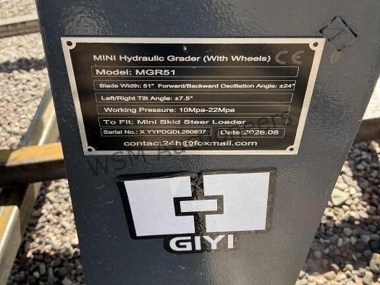 2026-giyi-grader-for-stand-up-skid-steer-image-7