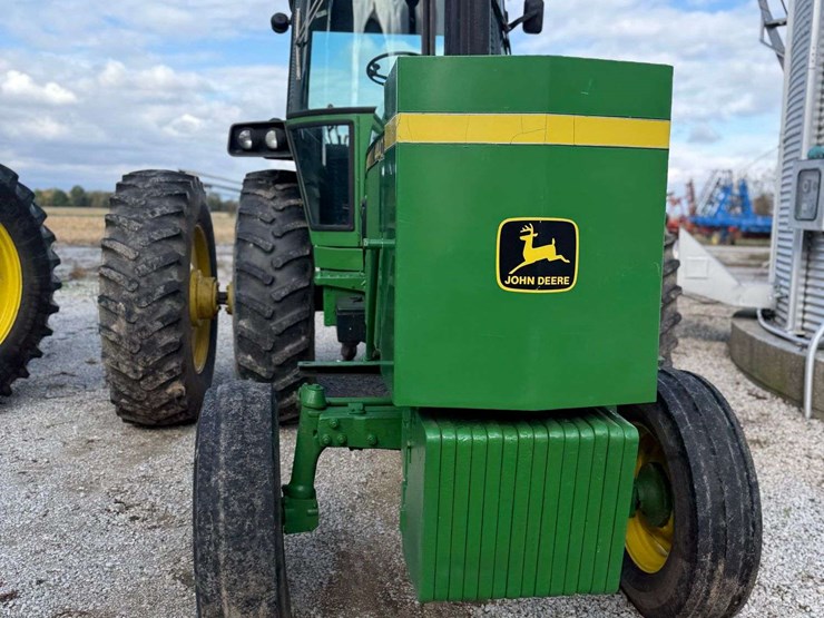 1980-john-deere-4440-tractor,-7,995-hours,-540-and-small-1000pto,-front-fuel-tank,-full-rack-front-weights,-hammer-strap,-side-step,-quad-range,-18.4x38,-quick-hitch,-2-remotes,-s/n--4440w037072-image-32