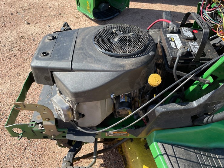 #1010-•-john-deere-gt245-riding-lawn-mower-image-26