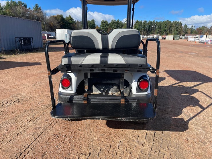 #1860-•-2015-yamaha-ydrex5-electric-golf-cart-image-23