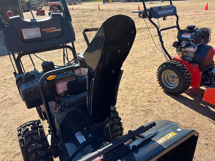 #1868-•-poulan-pro-30"-snow-blower-image-10