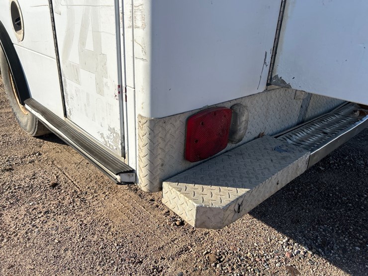 #6934-•-1992-computer-designed-chassis-1300-stoughton-step-van-(has-wi-title)-image-35