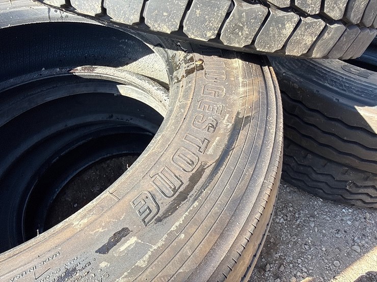 #6965-•-(4)-commercial-truck-tires-image-9