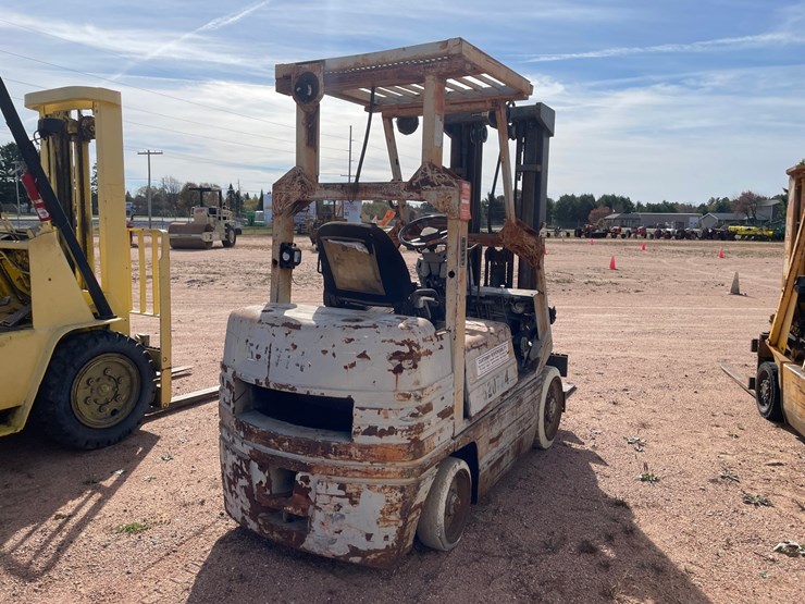 #1899-•-nissan-gas-forklift-image-6