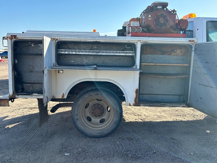 #6933-•-1994-chevrolet-1-ton-dually-service-body-truck-(has-wi-title)-image-25