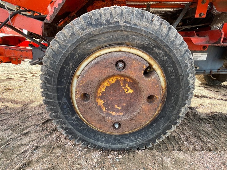 #1019-•-kubota-f2400-4wd-tractor-with-attachments-image-52