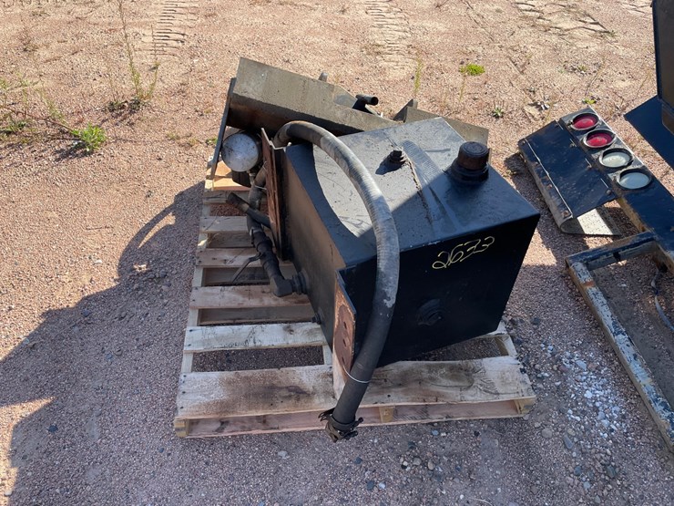 #3732-•-distributor-tank-image-17