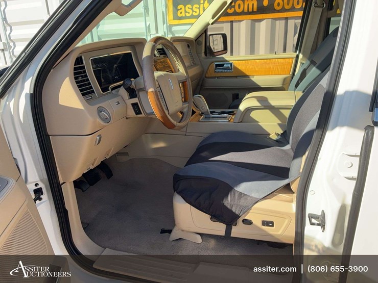 2008-lincoln-navigator-l-image-26